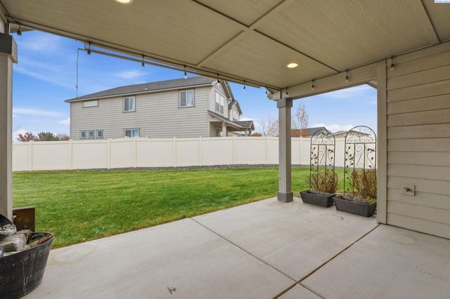 3910 Curtis Drive, West Richland, WA 99353
