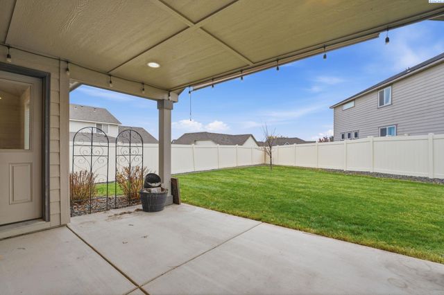 3910 Curtis Drive, West Richland, WA 99353