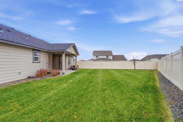 3910 Curtis Drive, West Richland, WA 99353