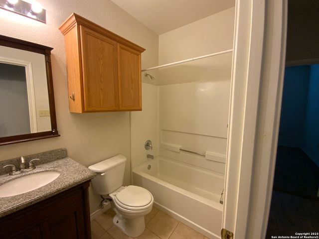 7043 TOURANT RD, San Antonio, TX 78240