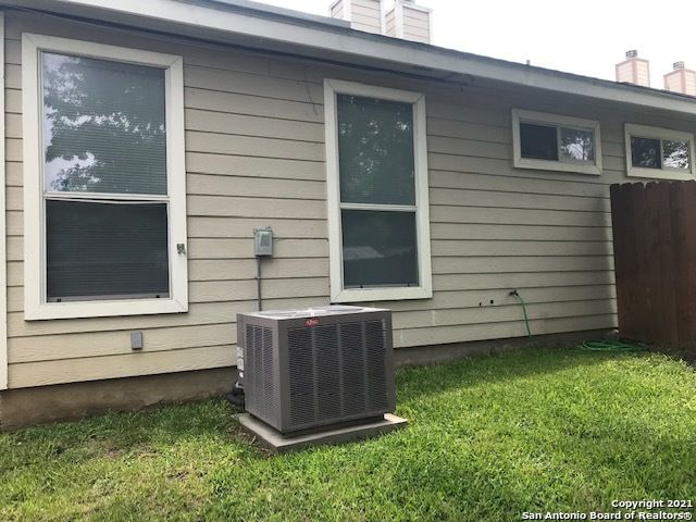 7043 TOURANT RD, San Antonio, TX 78240