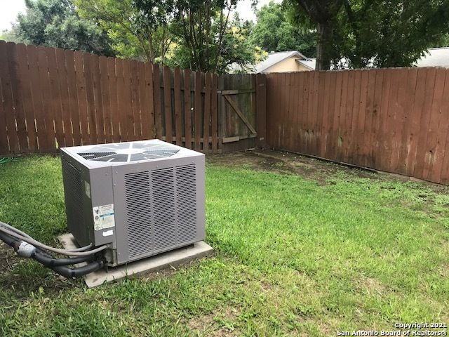 7043 TOURANT RD, San Antonio, TX 78240