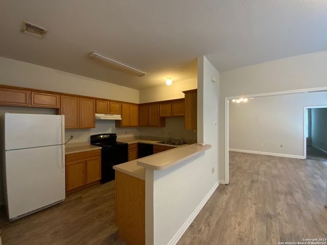 7043 TOURANT RD, San Antonio, TX 78240