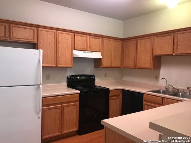 7043 TOURANT RD, San Antonio, TX 78240
