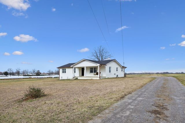 639 Four Seasons Rd, Smithville, TN 37166