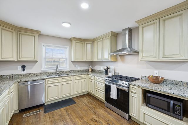 639 Four Seasons Rd, Smithville, TN 37166