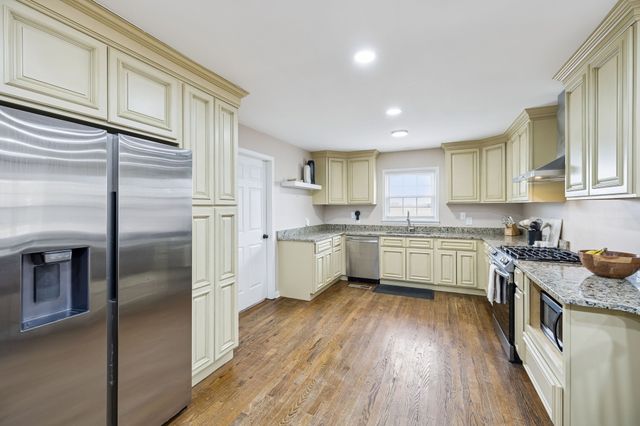 639 Four Seasons Rd, Smithville, TN 37166