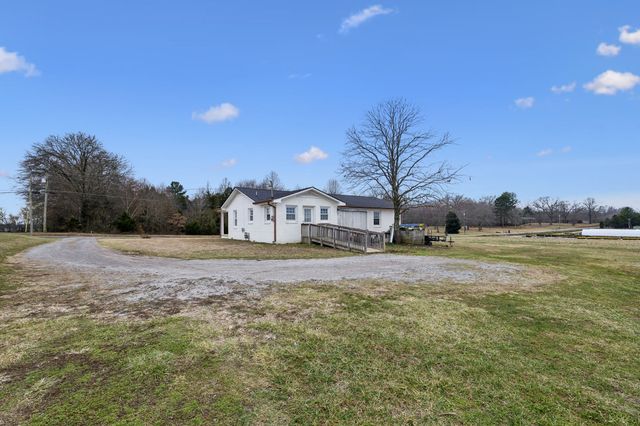 639 Four Seasons Rd, Smithville, TN 37166