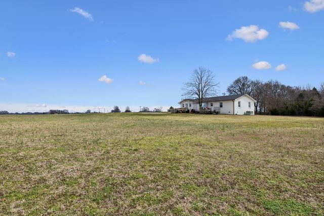 639 Four Seasons Rd, Smithville, TN 37166