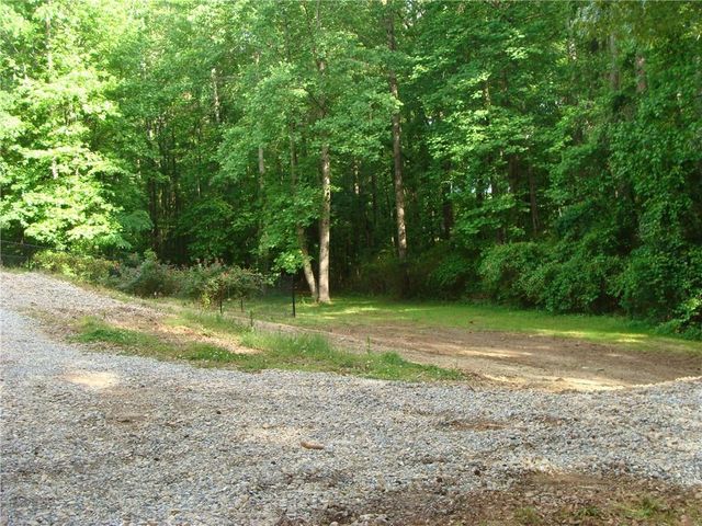 1611 Lake View Court, Loganville, GA 30052