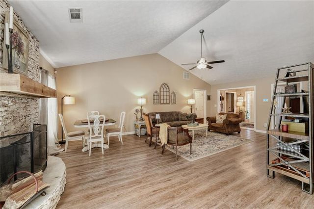 1611 Lake View Court, Loganville, GA 30052