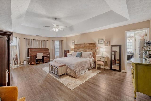 1611 Lake View Court, Loganville, GA 30052
