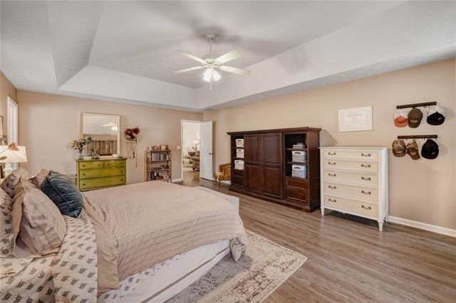 1611 Lake View Court, Loganville, GA 30052