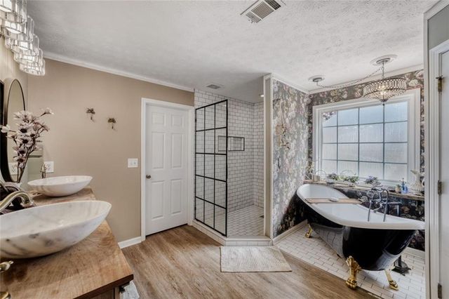 1611 Lake View Court, Loganville, GA 30052