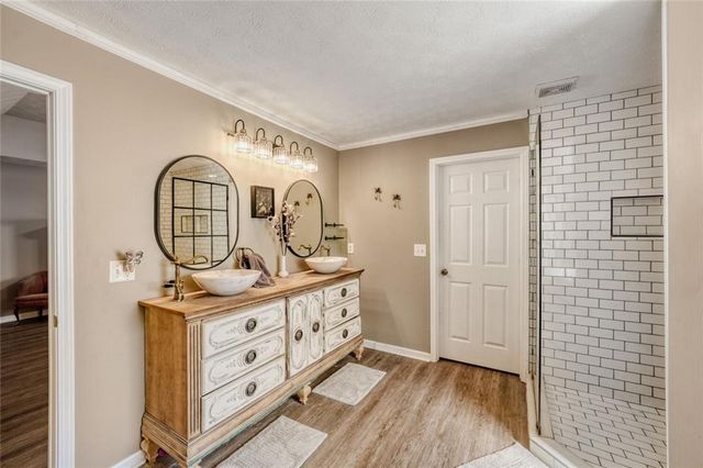 1611 Lake View Court, Loganville, GA 30052
