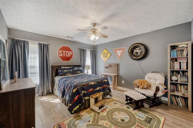 1611 Lake View Court, Loganville, GA 30052