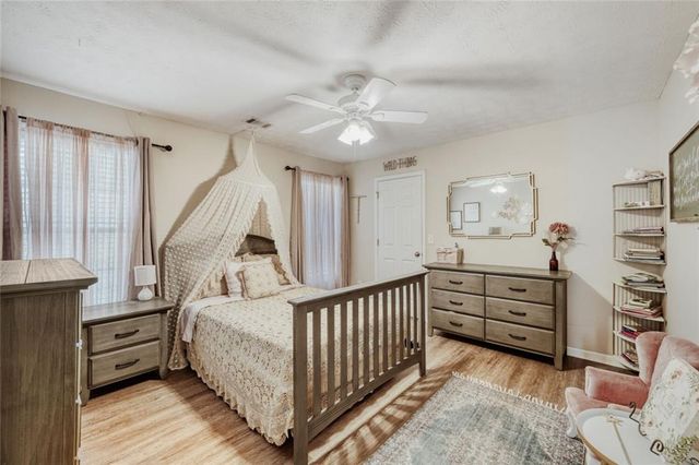 1611 Lake View Court, Loganville, GA 30052