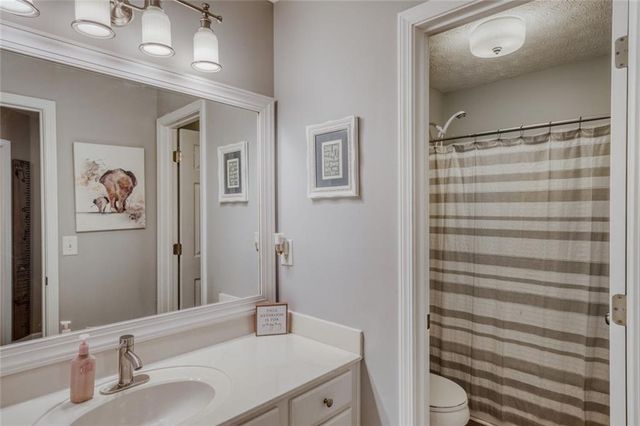 1611 Lake View Court, Loganville, GA 30052
