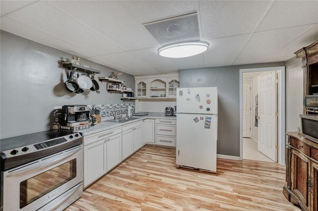 1611 Lake View Court, Loganville, GA 30052