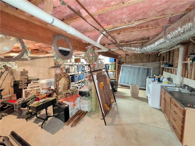 1611 Lake View Court, Loganville, GA 30052