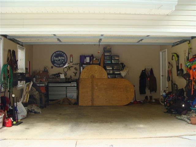 1611 Lake View Court, Loganville, GA 30052