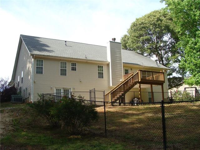 1611 Lake View Court, Loganville, GA 30052