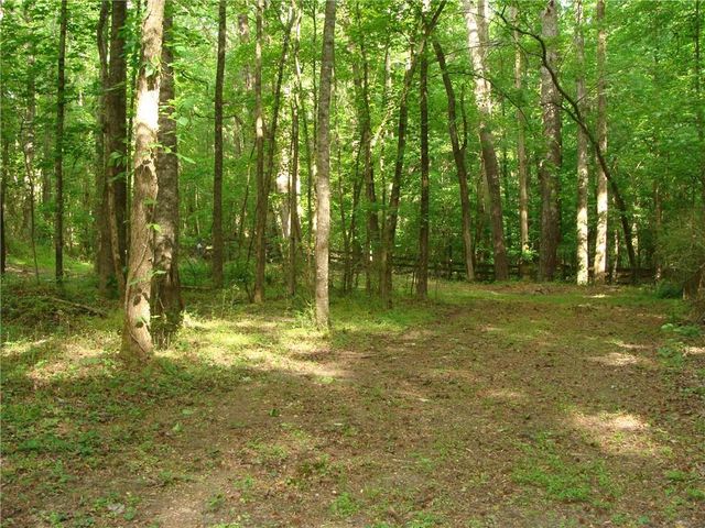 1611 Lake View Court, Loganville, GA 30052