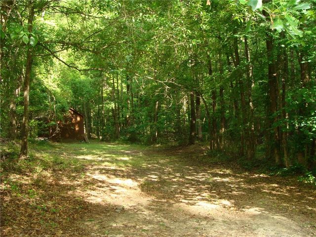 1611 Lake View Court, Loganville, GA 30052
