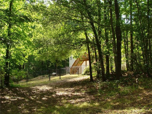1611 Lake View Court, Loganville, GA 30052
