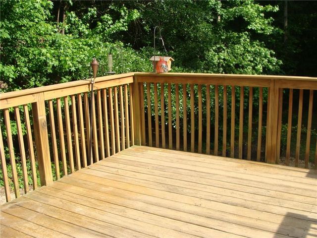 1611 Lake View Court, Loganville, GA 30052