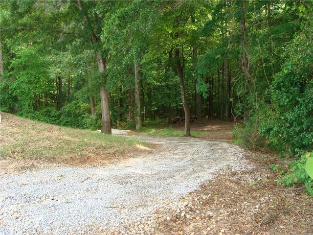 1611 Lake View Court, Loganville, GA 30052