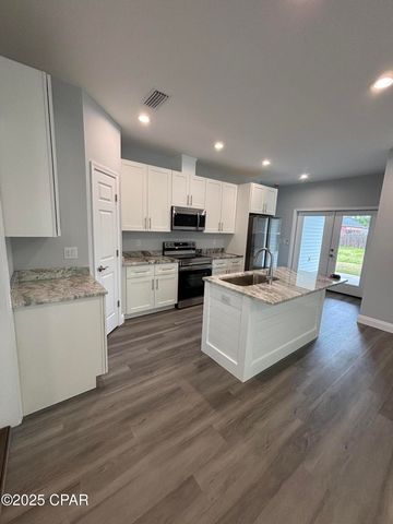 2940 Hall Avenue, Panama City, FL 32405