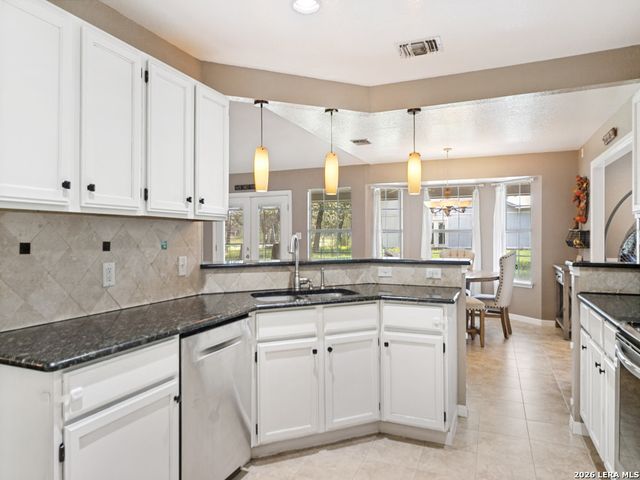 335 SPUR RDG, San Antonio, TX 78264