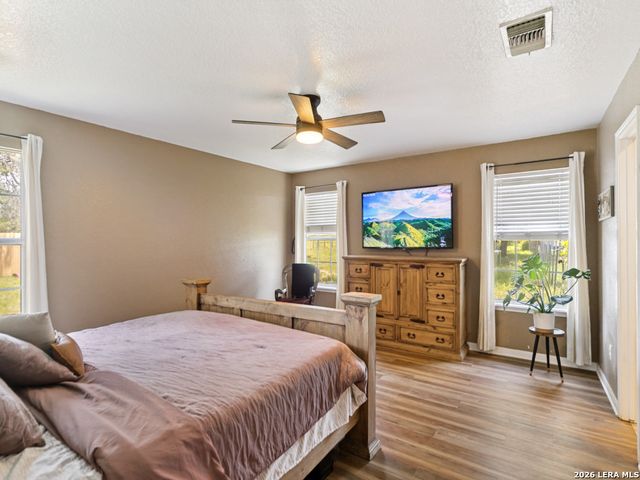 335 SPUR RDG, San Antonio, TX 78264