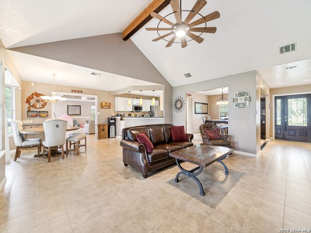 335 SPUR RDG, San Antonio, TX 78264