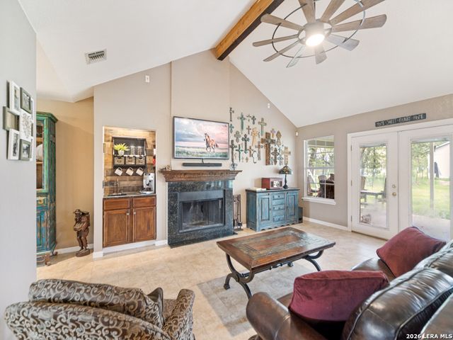 335 SPUR RDG, San Antonio, TX 78264