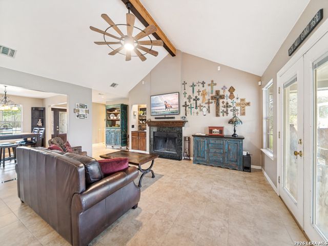 335 SPUR RDG, San Antonio, TX 78264