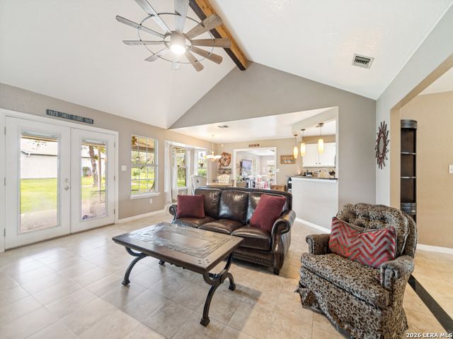 335 SPUR RDG, San Antonio, TX 78264