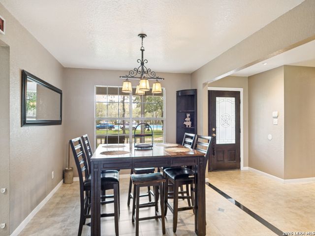 335 SPUR RDG, San Antonio, TX 78264