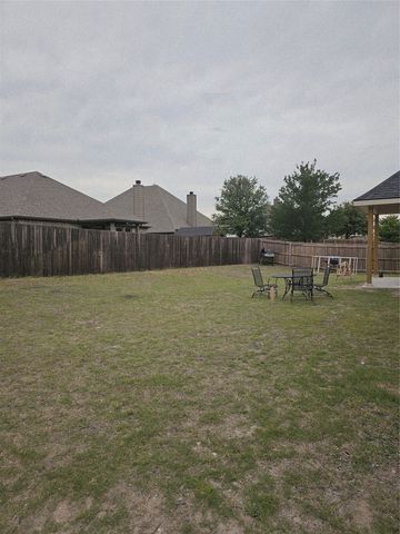 1533 Pierce Street, Waxahachie, TX 75165
