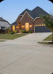 1533 Pierce Street, Waxahachie, TX 75165