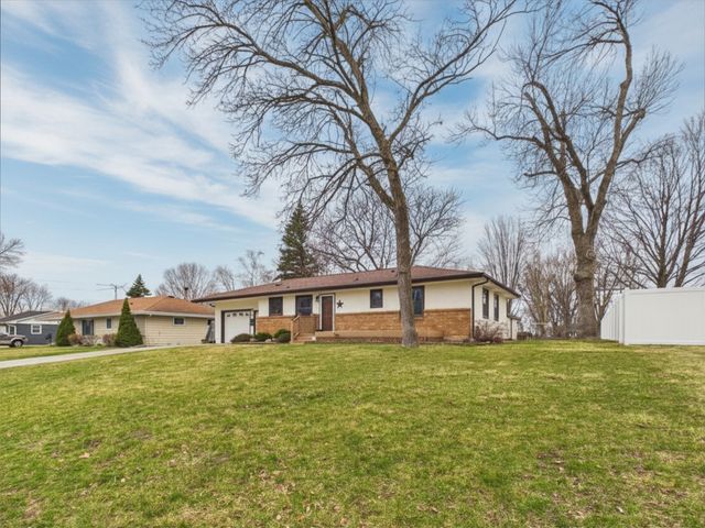 207 Inner Drive, Montgomery, MN 56069