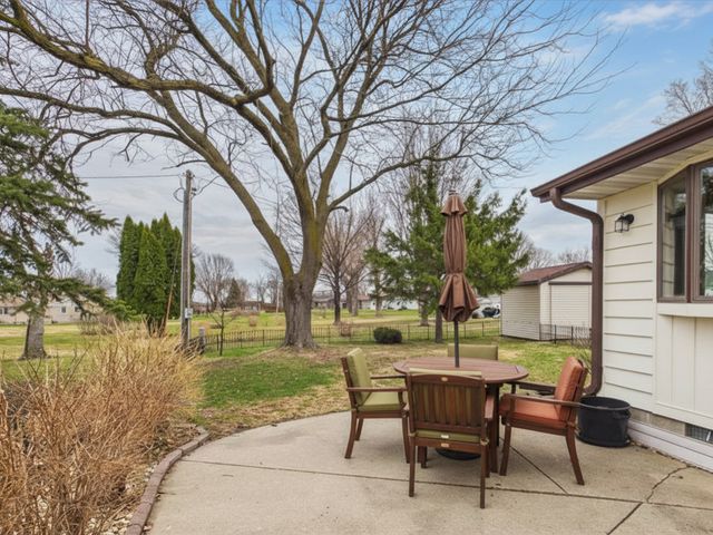 207 Inner Drive, Montgomery, MN 56069