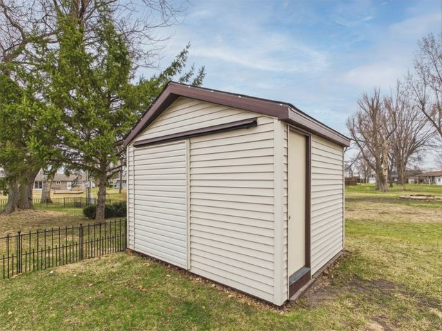 207 Inner Drive, Montgomery, MN 56069