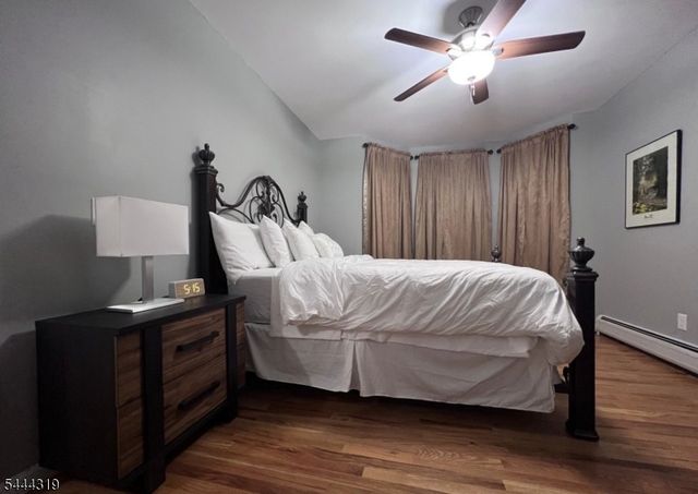 37 N 16Th St, East Orange City, NJ 07017