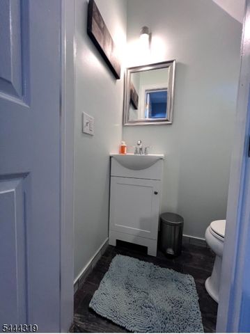 37 N 16Th St, East Orange City, NJ 07017
