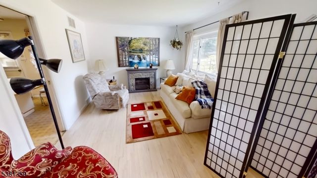 25 Oakbrook Pl, Franklin Twp., NJ 08873