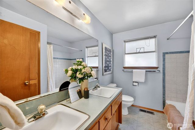17911 51st Avenue S, Seatac, WA 98188
