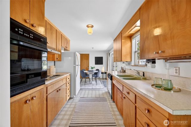 17911 51st Avenue S, Seatac, WA 98188