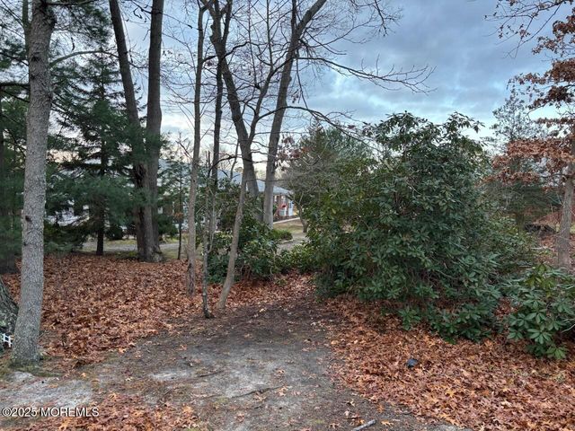 3 Swift Circle D, Whiting, NJ 08759